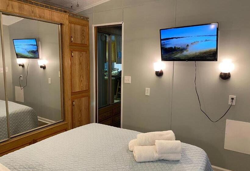 Model Home Near Camp Lejeune With Water View