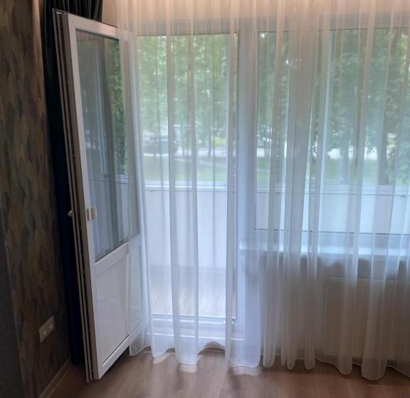 Modern 2 Room Apartment Free Parking Netflix