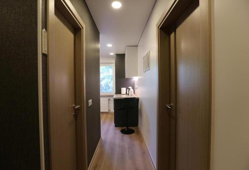 Modern 2 Room Apartment Free Parking Netflix