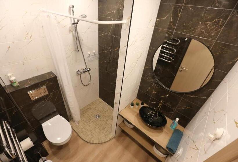 Modern 2 Room Apartment Free Parking Netflix