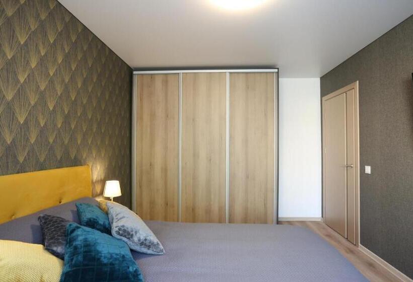 Modern 2 Room Apartment Free Parking Netflix