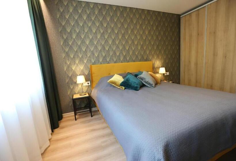 Modern 2 Room Apartment Free Parking Netflix