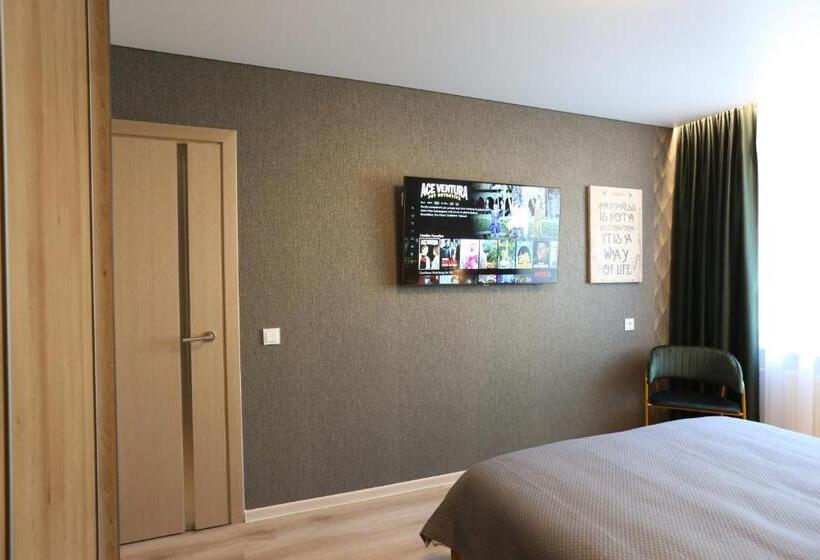 Modern 2 Room Apartment Free Parking Netflix