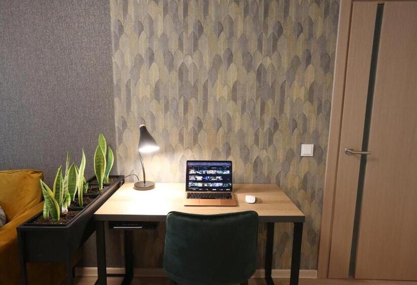 Modern 2 Room Apartment Free Parking Netflix