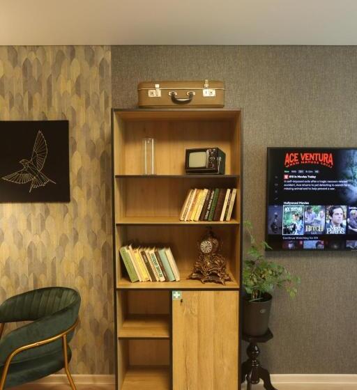 Modern 2 Room Apartment Free Parking Netflix