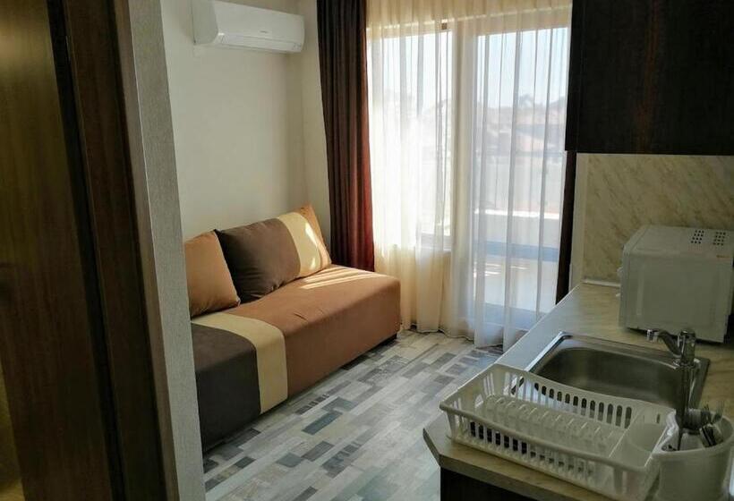 Panzió флора поморие