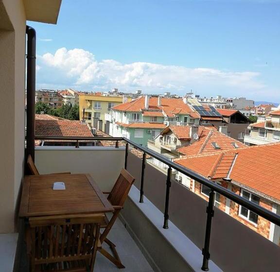 Panzió флора поморие