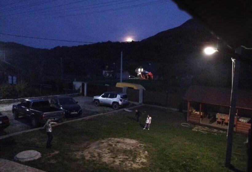 پانسیون карпати котедж анастасія