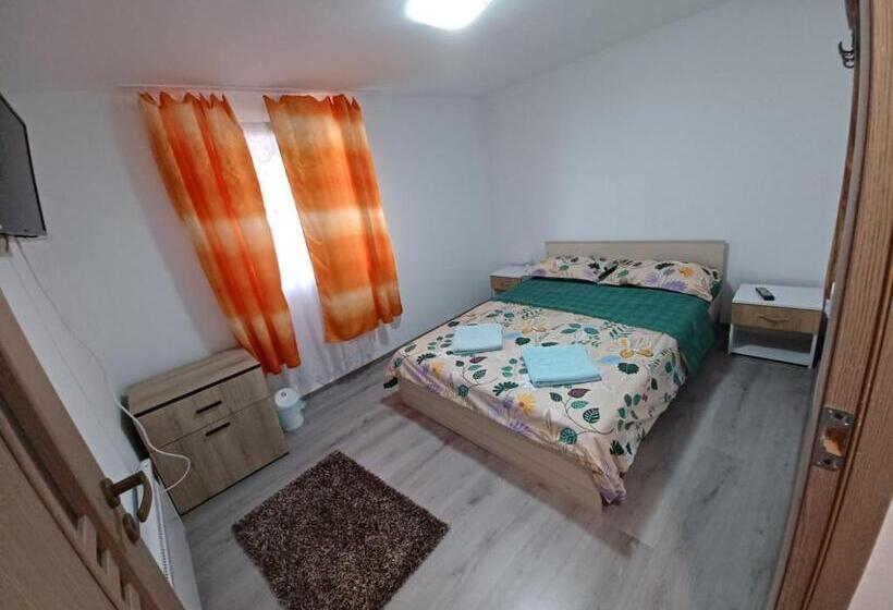 פנסיון Casa Alex