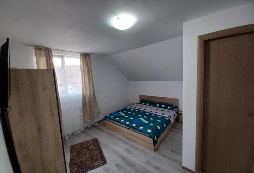 פנסיון Casa Alex