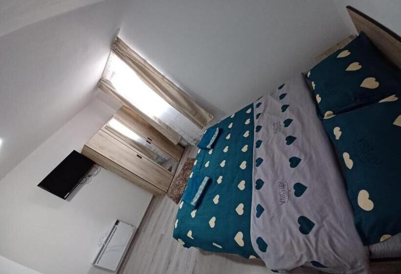 פנסיון Casa Alex