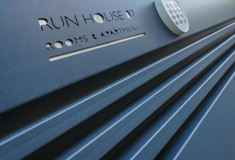 ペンション Run House 07 Rooms & Apartments