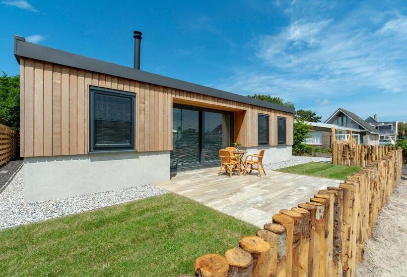 Attractive Home With Terrace