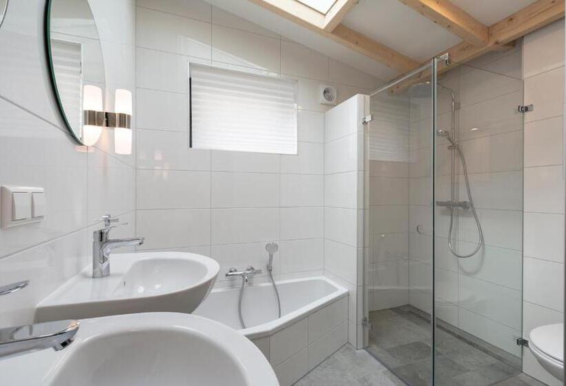 Attractive Home With Terrace