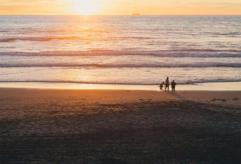 Attractive Home With Terrace