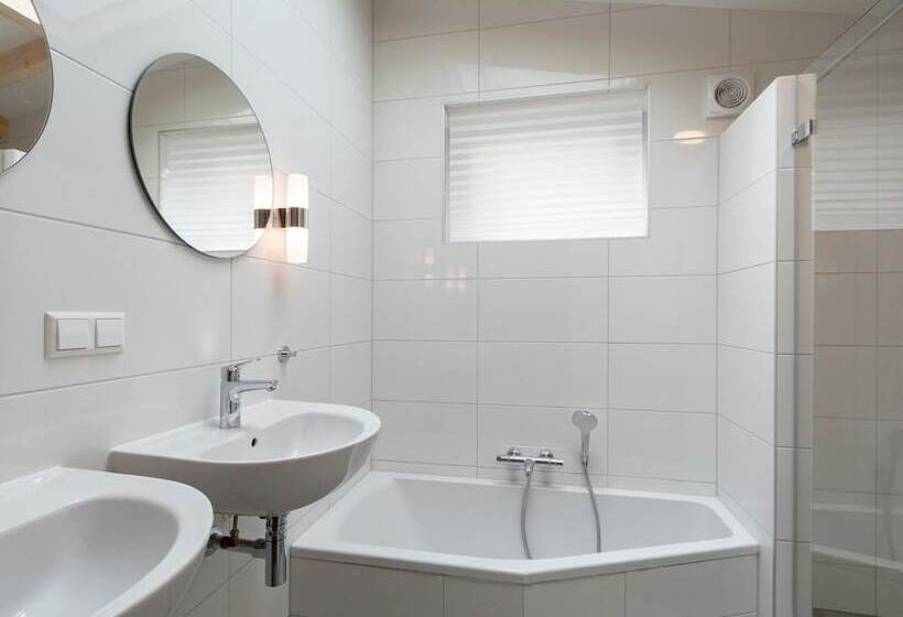 Attractive Home With Terrace