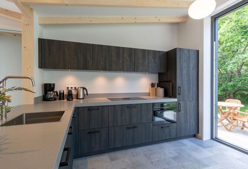 Attractive Home With Terrace