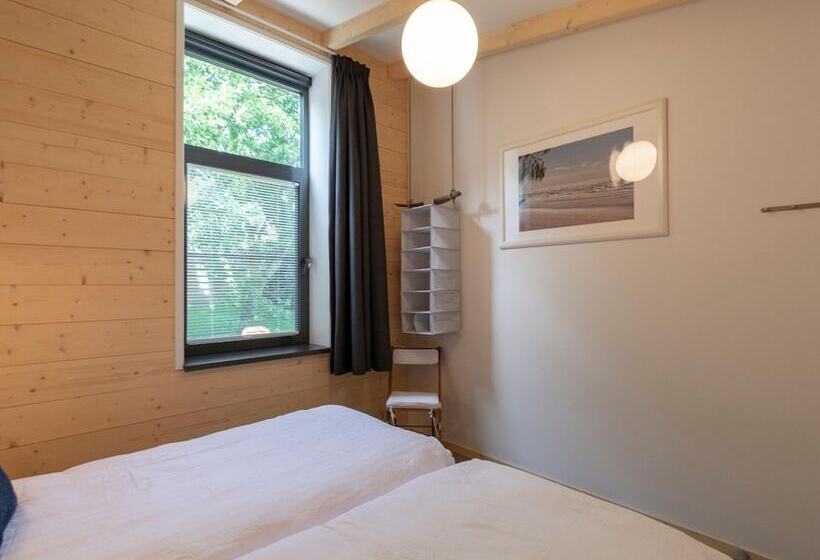 Attractive Home With Terrace