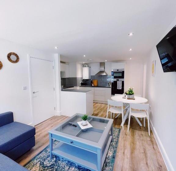 Prosper House Apartment 4