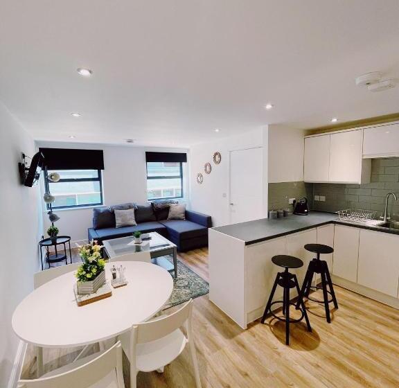 Prosper House Apartment 4