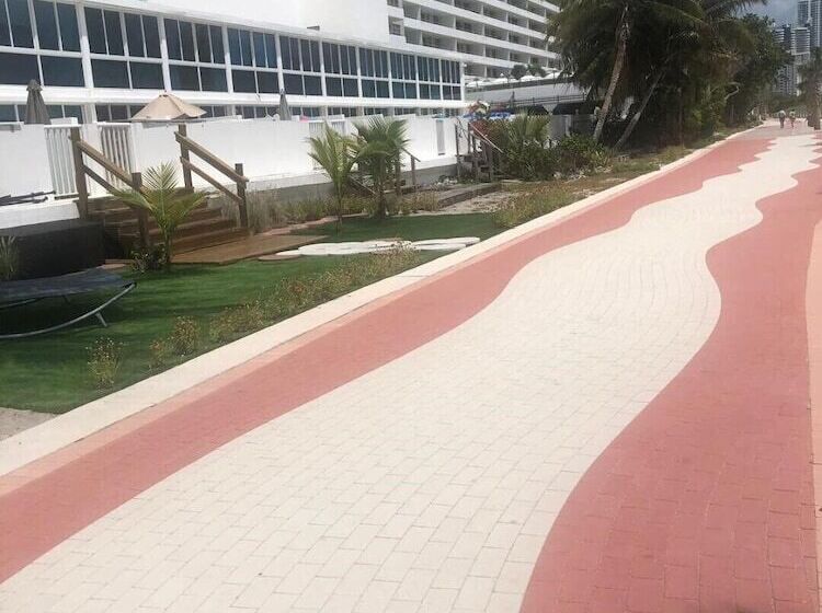 Seastays Apartments