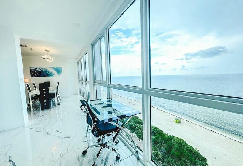 Seastays Apartments