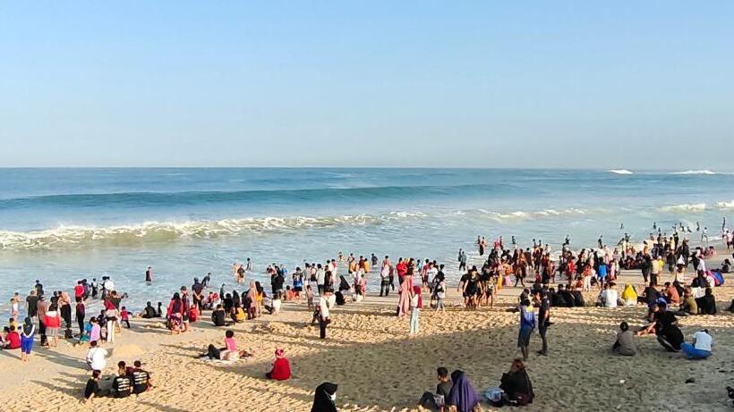 ユースホステル Penginapan Karanglaut Santolo