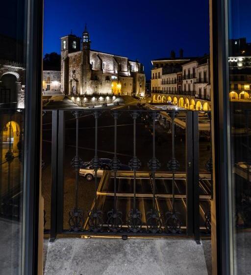 Apartamentos El Patio, Plaza Mayor Trujillo