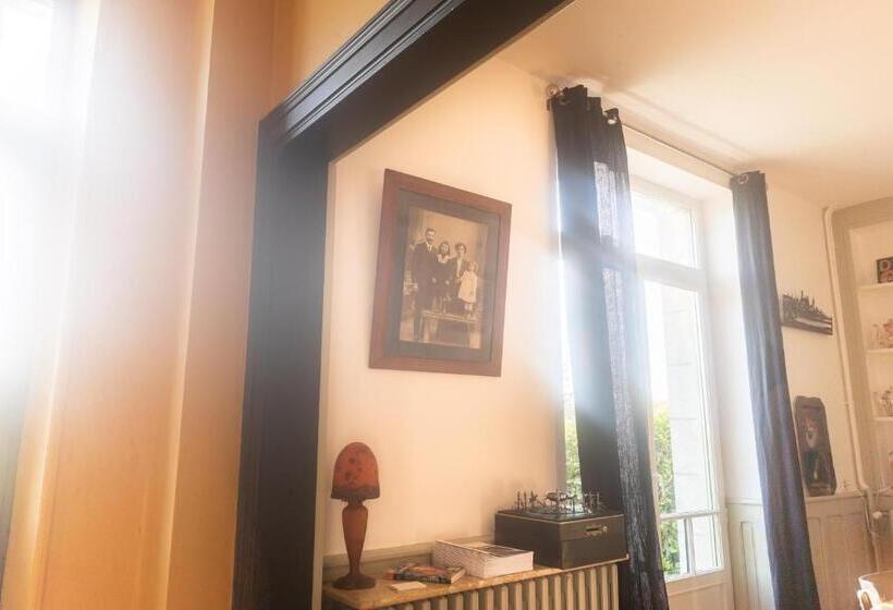 צימר Edouard & Louise Chambres D Hôtes