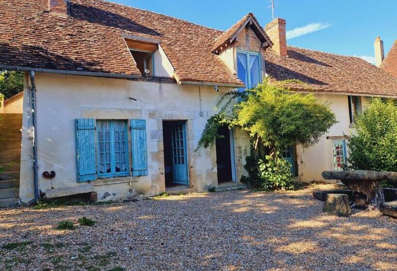 ベッドアンドブレックファースト Ferme équestre & Chambres D Hôtes Gateau Stables Proche Guédelon