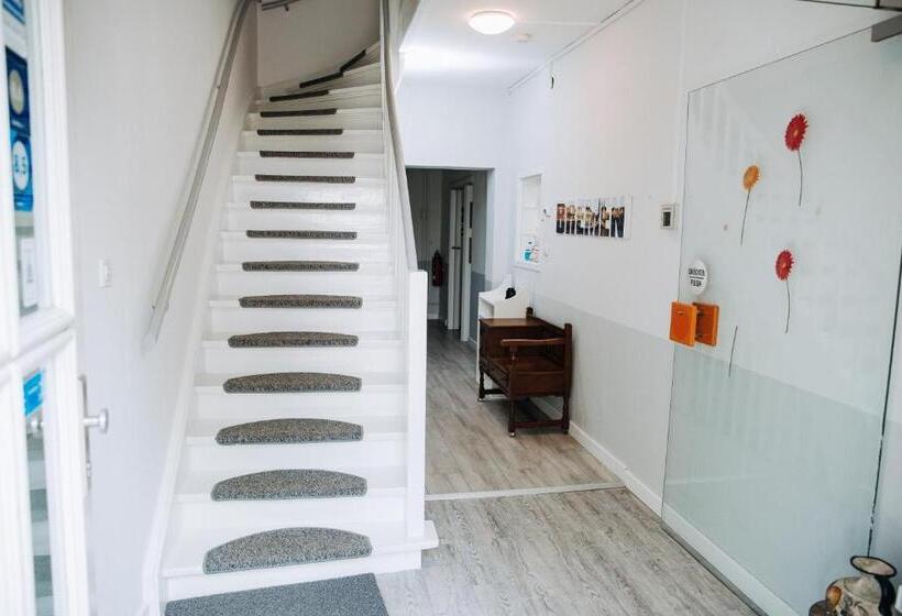 تختخواب و صبحانه Weserstern