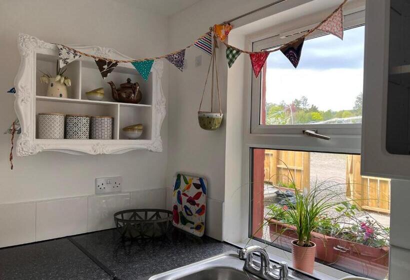 Berry View   Idyllic Cosy Cottage On Berry Farm