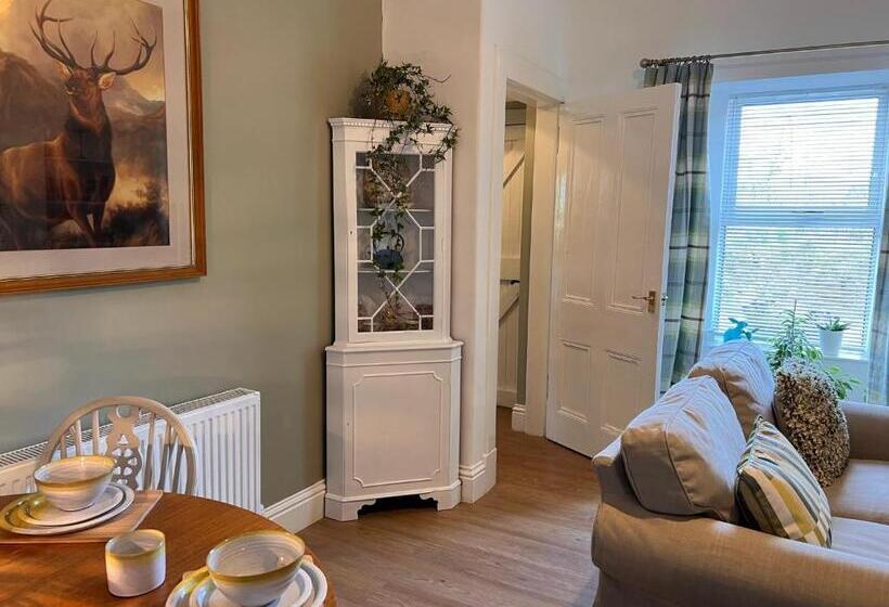 Berry View   Idyllic Cosy Cottage On Berry Farm