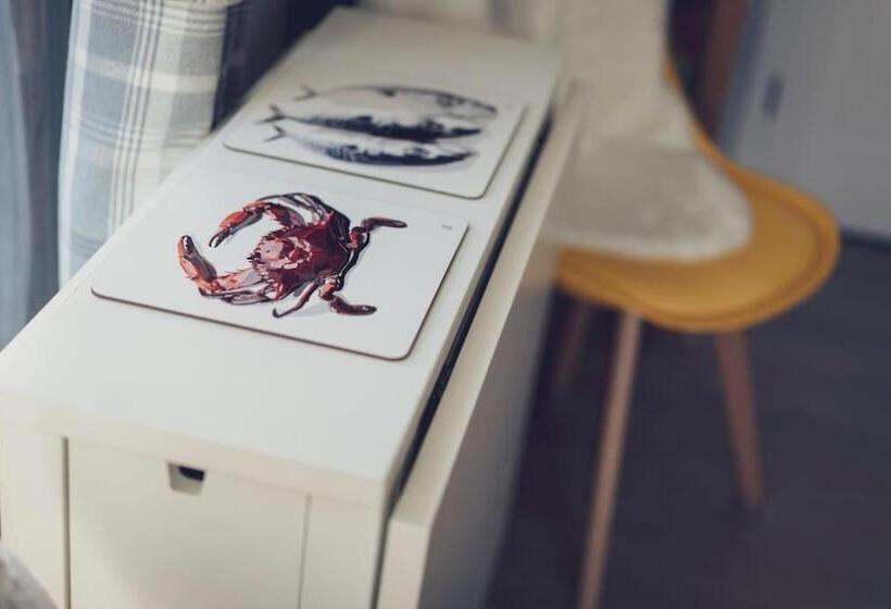 Escape Pod In Devon, 5 Mins From Beach + Parking