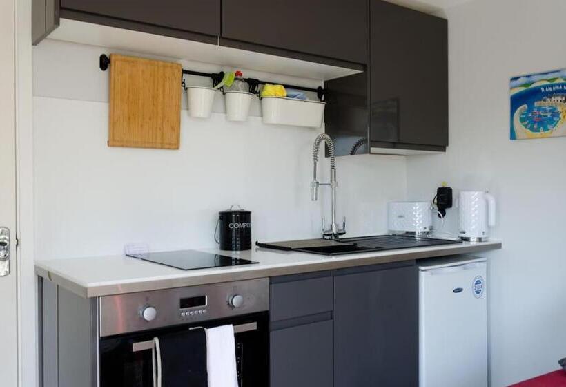 Escape Pod In Devon, 5 Mins From Beach + Parking