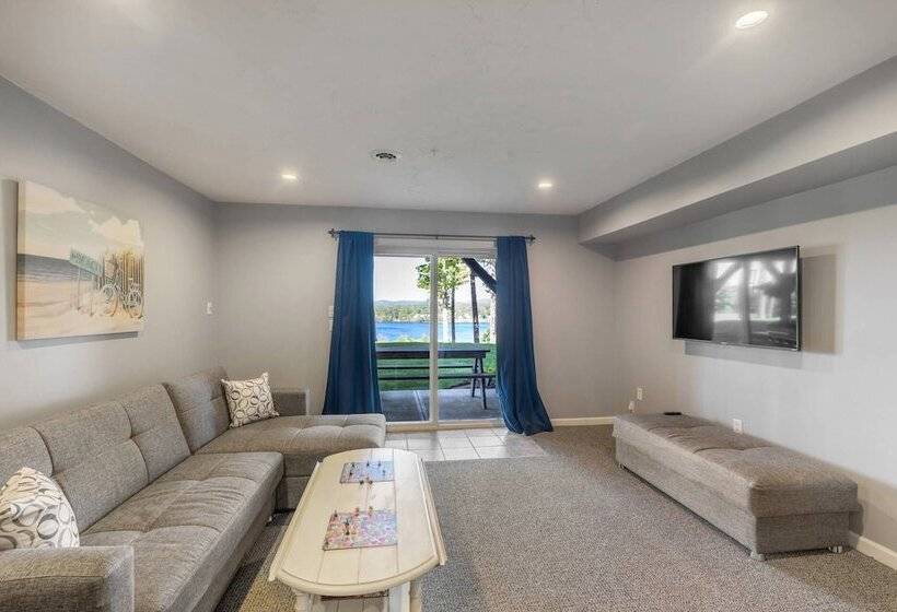 Happy Hideaway