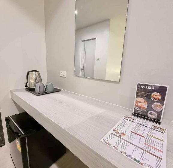 호텔 โรงแรมเกียรตินคร