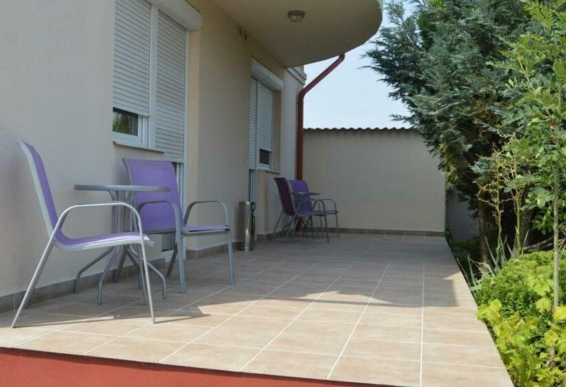 בית מלון כפרי Aqua Oazis Apartman