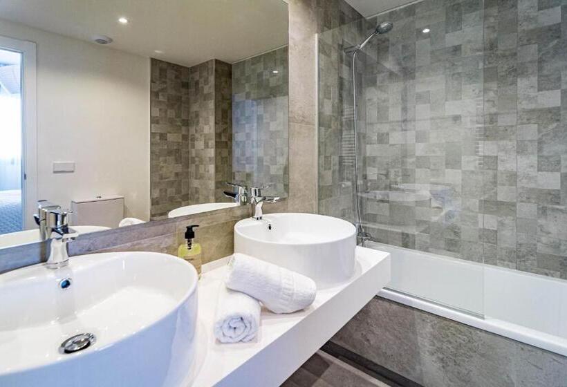 Inf42m  Apotel Infinity By Roomservices