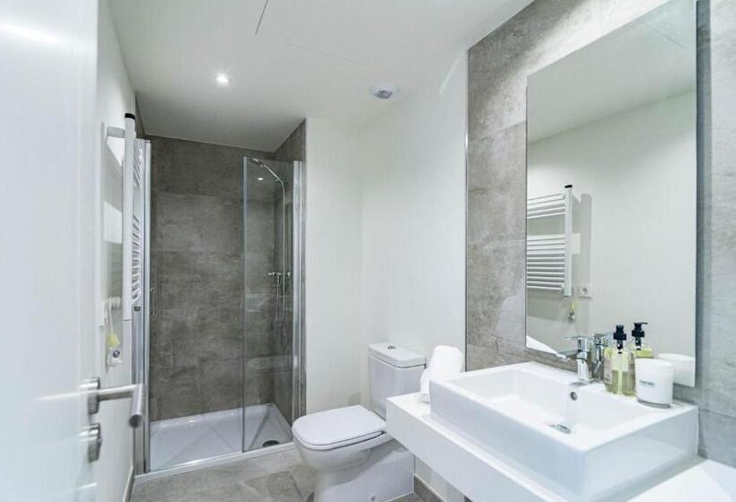 Inf42m  Apotel Infinity By Roomservices