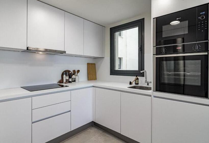 Inf42m  Apotel Infinity By Roomservices