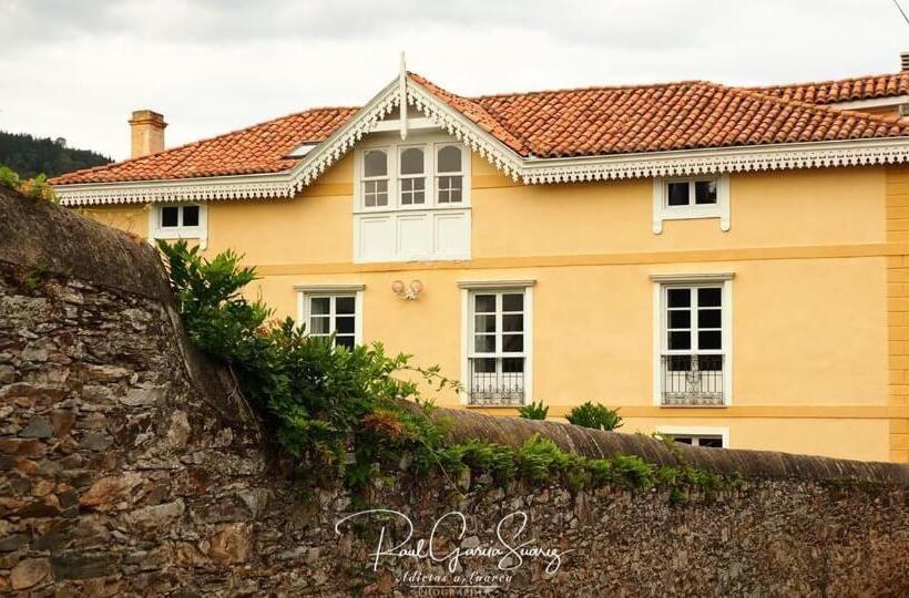 La Cochera De Somao, Casona De Tipología Indiana