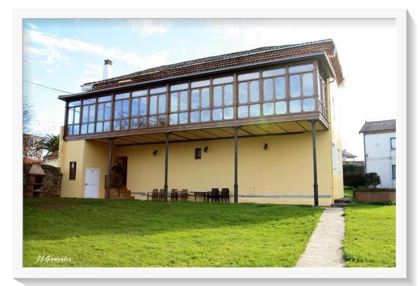 La Cochera De Somao, Casona De Tipología Indiana