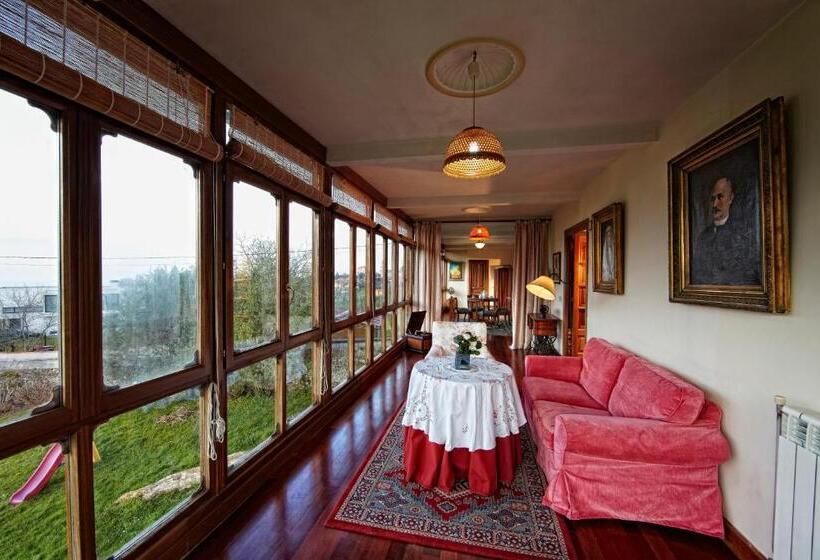 La Cochera De Somao, Casona De Tipología Indiana