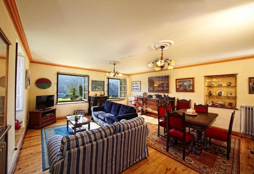 La Cochera De Somao, Casona De Tipología Indiana