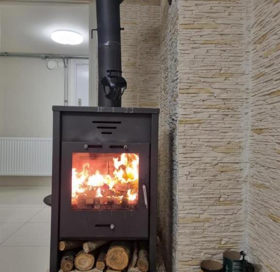 Moonlight   Trevlig Källarlägenhet