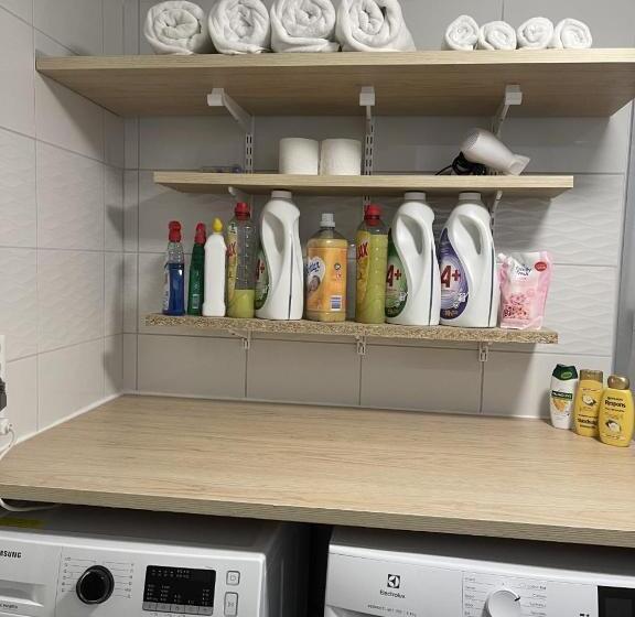 Moonlight   Trevlig Källarlägenhet