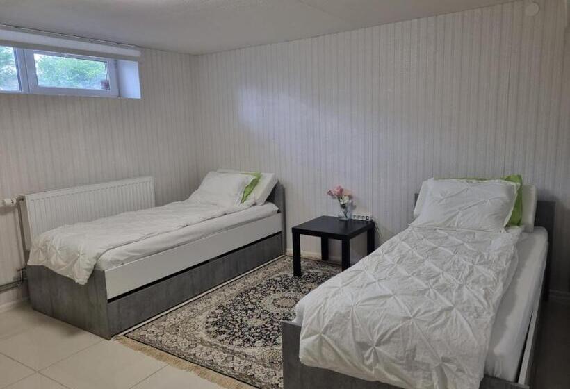 Moonlight   Trevlig Källarlägenhet