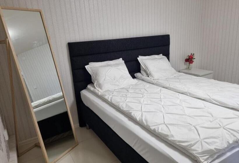 Moonlight   Trevlig Källarlägenhet