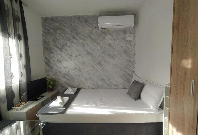 ペンション каламанди